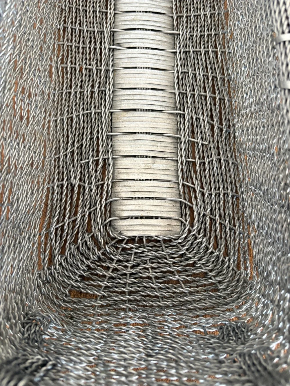 Vintage Gothic weave metal wire rectangular basket with handles